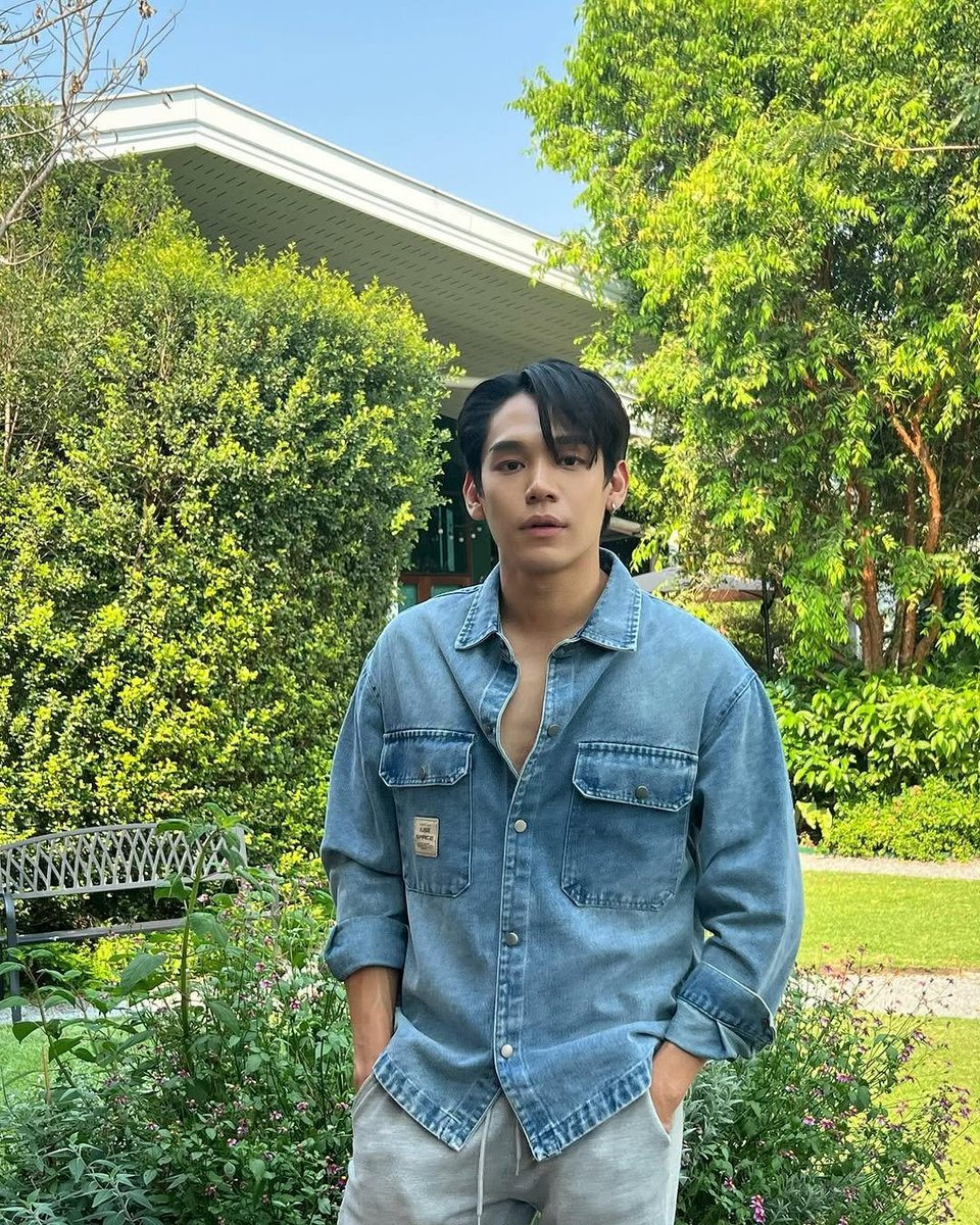 moonnback___'s tweet image. UNCLE NGERN?!!!!! 😩🤏🏻🖤

@legendngern | #ngernnn