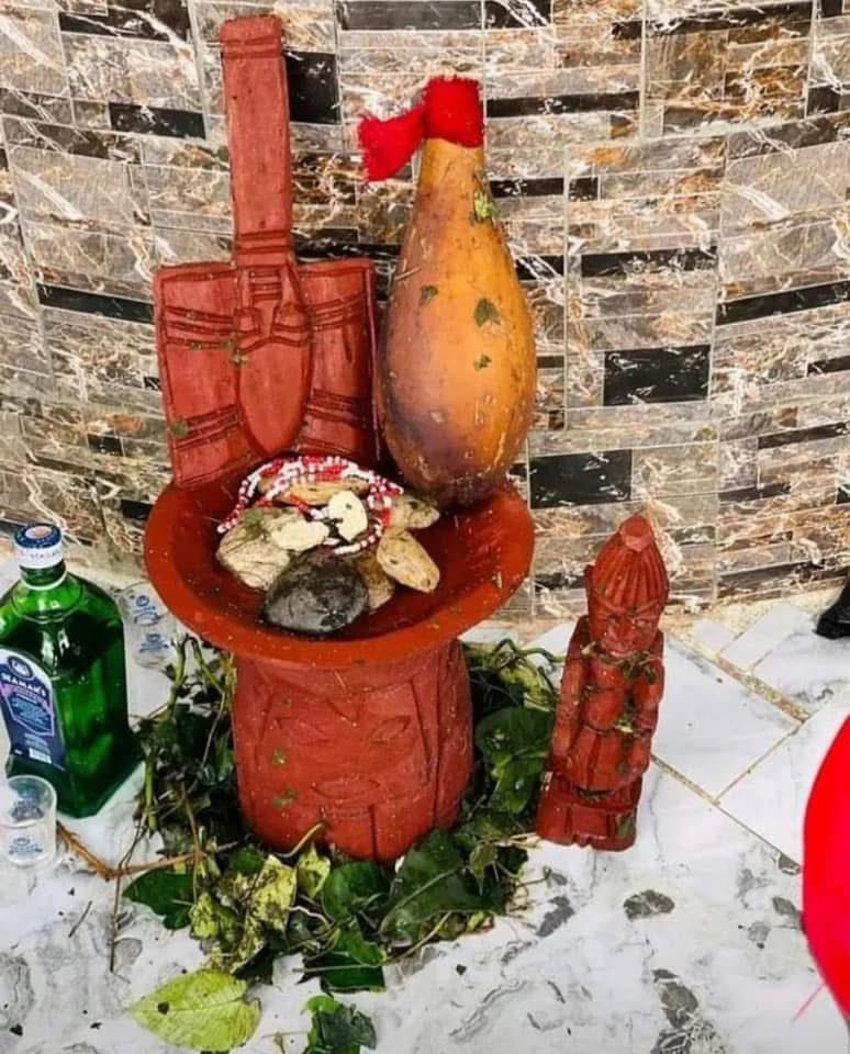 baba_Ifaseyii's tweet image. ORIKI SANGO
Sango is one of the Orisha that loves to say the truth and no lies. Sango does not like any betrayers
Sango will defend all of his children when they have problems. In Yoruba land we use Sango to find things that were stolen form us. Anyone who steal from you, IBA o🔥