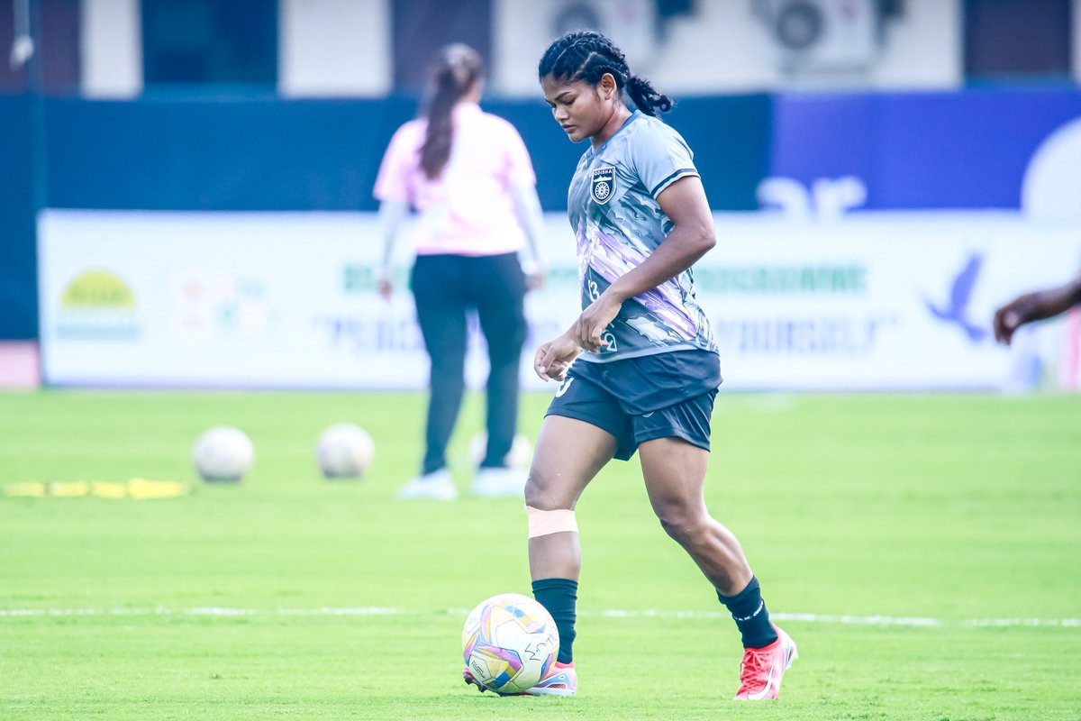 OdishaFCW's tweet photo. 1' | KICK OFF AT THE KALINGA! Let's do this, girls ๐ช
OFC 0 - 0 EBFC | #OdishaFC #KalingaWarriors #IWL #OFCEBFC #OFCW | Live on https://t.co/Rm8jr4T062 https://t.co/QfsETiVeoX