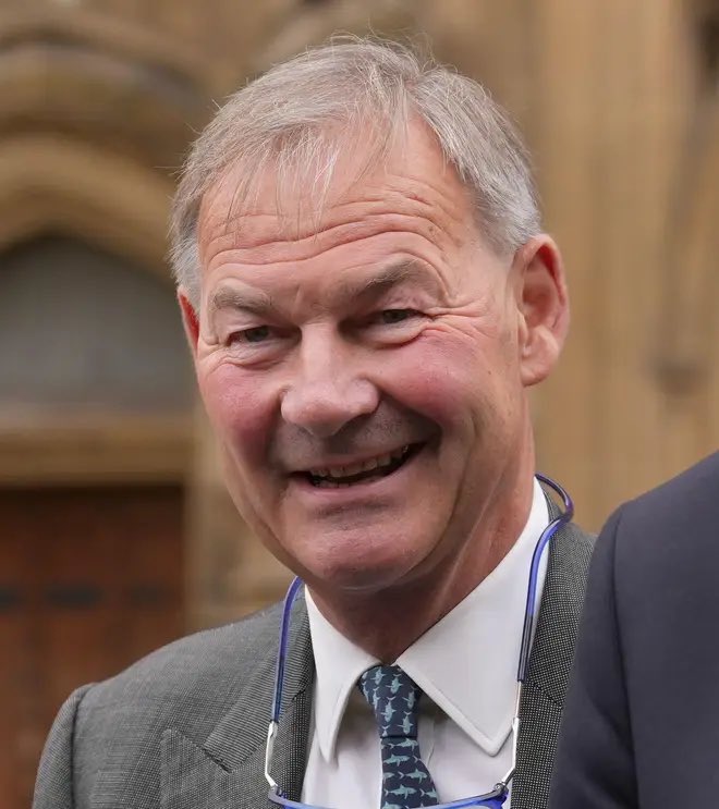 Lee Patriot Hood tweet media