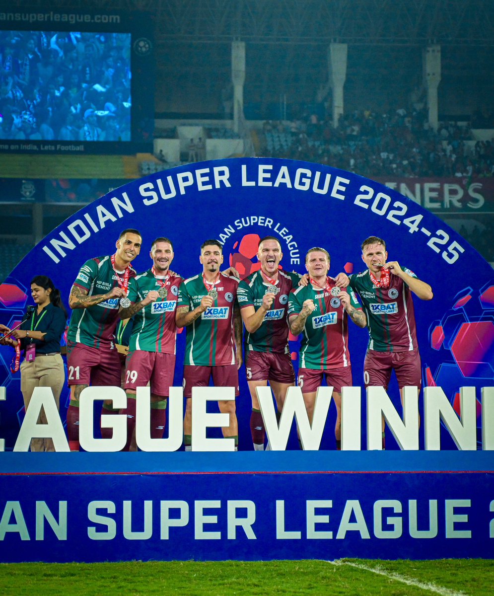 albertorguez92's tweet image. Champions of ISL🤩🏆
La satisfacción de entrenar duro en días buenos y no tan buenos para vivir y sentir momentos como este es increíble. Sin palabras
Gracias vida y gracias fútbol!! Joy Mohun Bagan 🙏🏼❤️💚