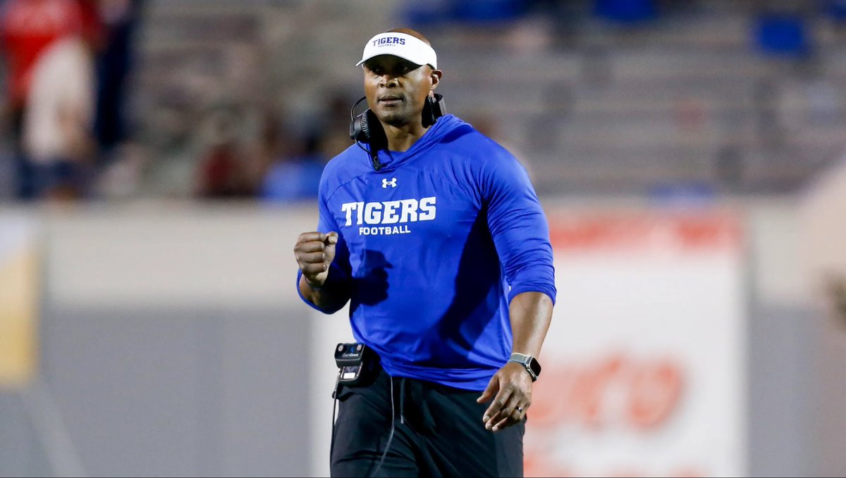 Eddie George To Become Next Bowling Green Head Coach (link below ⬇️)

bgfootballtalk.blogspot.com/2025/03/eddie-…