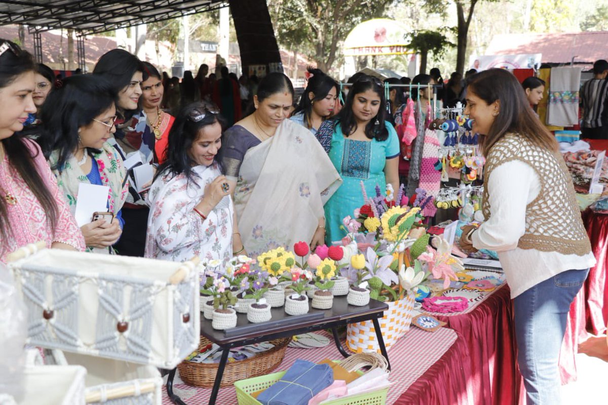 IaSouthern's tweet image. Empowered Women, Empower the World !

Celebrating the spirit of women entrepreneurs, Family Welfare Organisation #FWO, #Devlali proudly unveiled an #AWWA Entrepreneurial Exhibition cum Mela showcasing their talent, innovation and creativity. A vibrant platform for women-led…