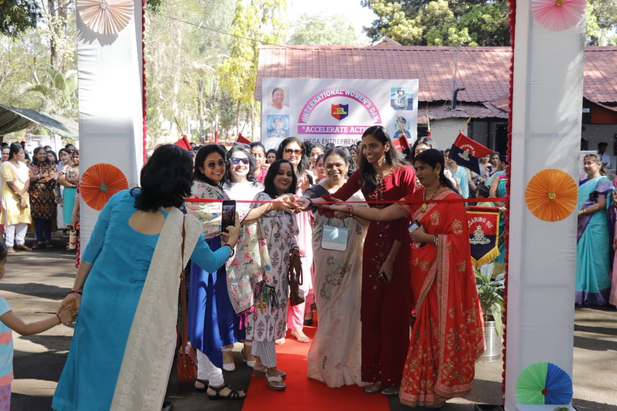 IaSouthern's tweet image. Empowered Women, Empower the World !

Celebrating the spirit of women entrepreneurs, Family Welfare Organisation #FWO, #Devlali proudly unveiled an #AWWA Entrepreneurial Exhibition cum Mela showcasing their talent, innovation and creativity. A vibrant platform for women-led…