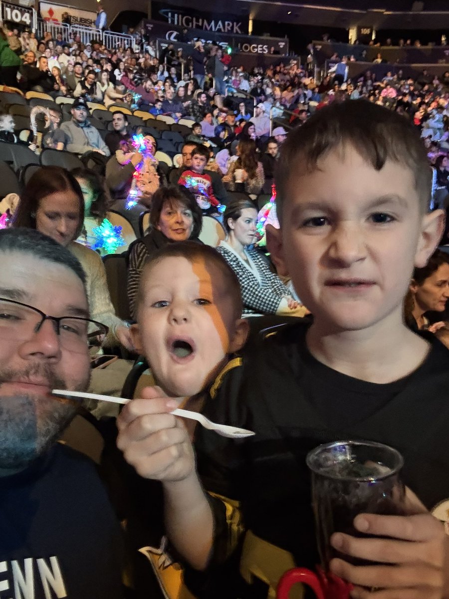 FAugustine's tweet image. #DISNEYONICE