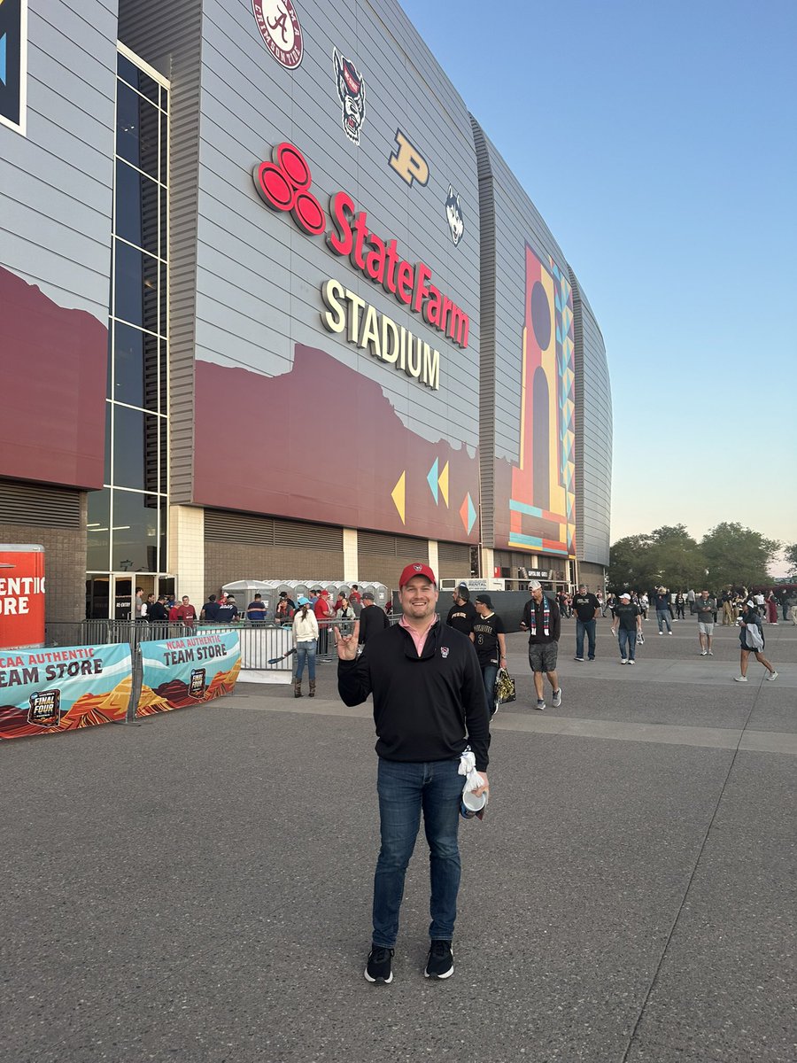 JoshPrivette's tweet image. Thanks @CoachKeattsNCSU for some amazing memories. Wishing you all the best with what comes next.