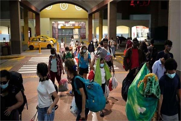 hindsamachar3's tweet image. پاناما نےامریکہ سےڈی پورٹ کیےگئےکئی تارکین وطن کو کیا رہا
پاناما نے ہفتے کے روز ریاستہائے متحدہ سے ملک بدر کیے گئے متعدد تارکین وطن کو رہا کیا
#refugeecrisis #immigrationpolicy #humanrightsconcerns #migrantsreleased #USdeportation 
#Panama