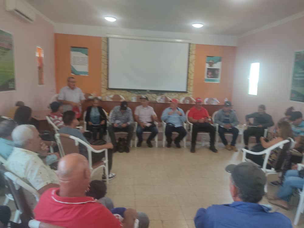 En el municipio Gibara, chequeamos el programa de autoabastecimiento municipal y recorrimos el polo productivo Arroyo Seco, para constatar el estado de las inversiones en el sistema de riego y el resto que se ejecutan en el sector de la Agricultura en la provincia. #UnidosXCuba