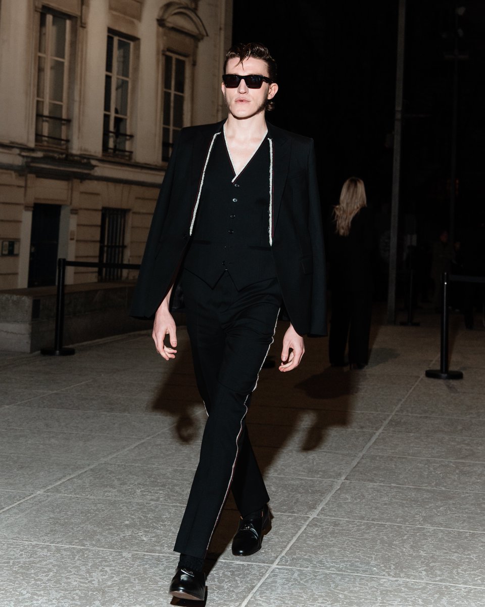 .<a href="/ChappellRoan/">Chappell Roan</a>, PinkPantheress, Maisie Williams and Ewan Mitchell at the #McQueenAW25 show.