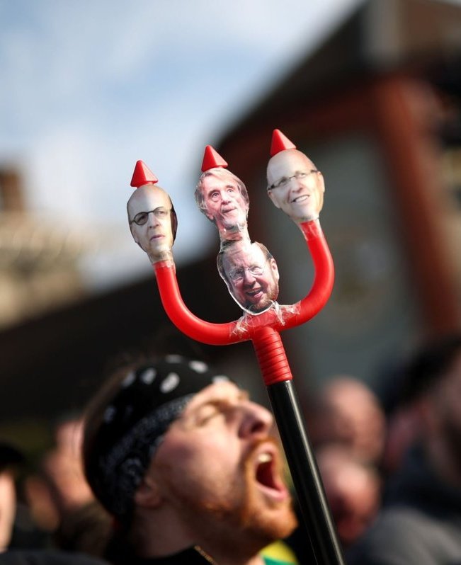 📸 - As seen in the protest.

WHAT A PHOTO!! 😭😭😭🔥