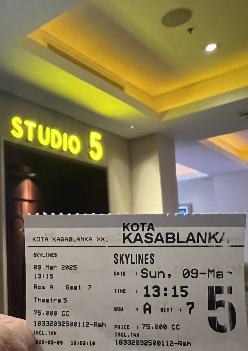 ramenow's tweet photo. #Aliens, #action &amp; an epic fight for survival! 🛸👽 #SkylinesMovie directed by #LiamODonnell, finally hits #Indonesiantheaters this #March2025. Don’t miss the explosive finale of the #SKYLIN3S saga!

@LiamODin
@kotakasablanka
@cinema21

#SKYLINES2025
#SciFiAction
#KotaKasablanka https://t.co/Da0ttpMEXg