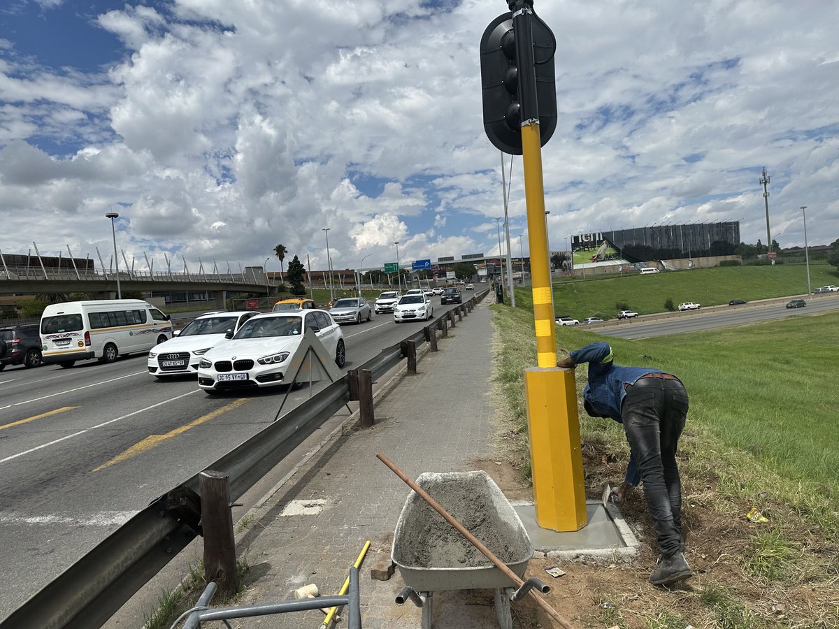 Panyaza Lesufi tweet media