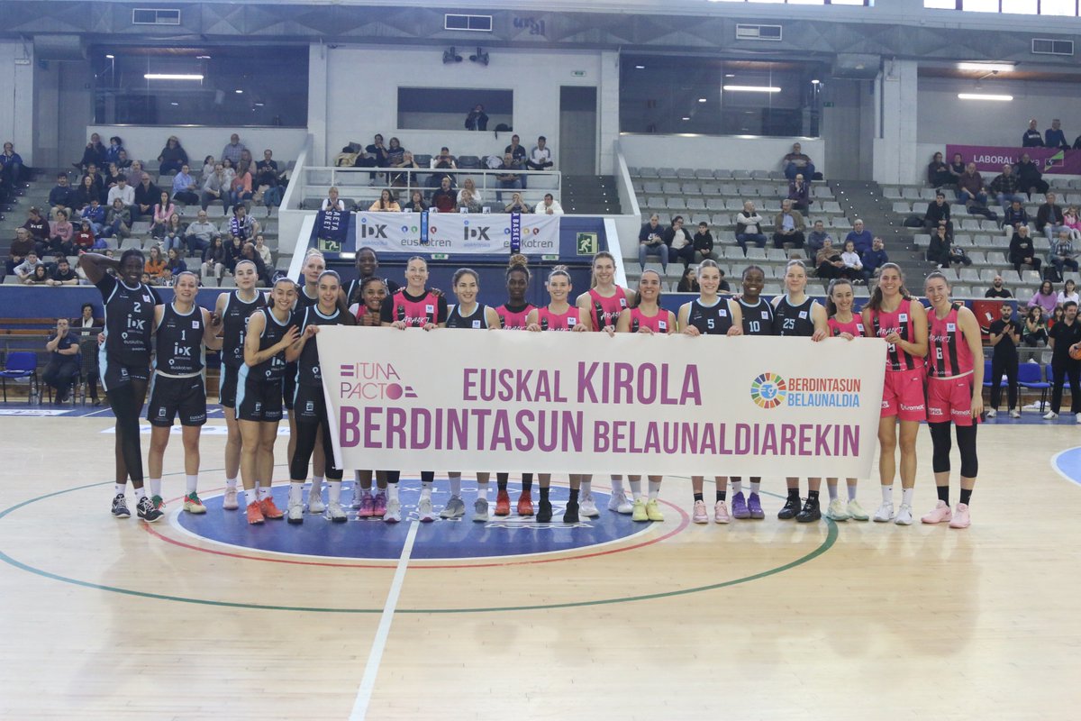 ibaetabasket's tweet photo. 🙌 Gaur, bihar eta beti.

Kirolean eta bizitzan BERDINTASUNA. 💜

#IDKEuskotrenAraski | #EtxeaBabestu https://t.co/E2wEL9xcMq