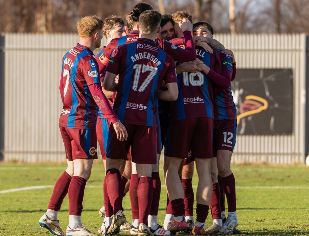 No team are on a longer winning streak in the SPFL than Stenhousemuir:

0-2 vs Annan ✅
1-3 vs Dumbarton ✅
2-0 vs Arbroath ✅
2-1 vs Queen of the South ✅
0-3 vs Montrose ✅

Their impressive form puts them just 5pts behind leaders Arbroath with a game in hand 👀