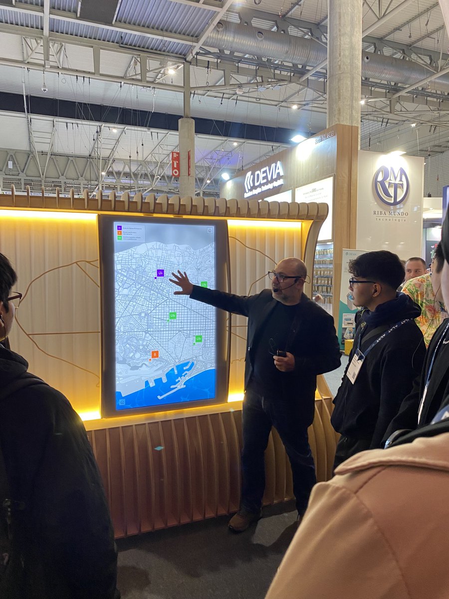 friquifund (@friquifund) on Twitter photo 📱 This week, FriquiFunders & students from Fundació BarcelonActua, <a href="/fundacioires/">Fundació IRES</a> & Prometeus attended #MWC2015 ! 🚀 Thanks to <a href="/ganyet/">Josep M. Ganyet</a> and <a href="/MWCapital/">Mobile World Capital Barcelona</a> for an inspiring tour of the latest tech.
💪 Join us in empowering the next generation—become a member, mentor, or sponsor! 📱 This week, FriquiFunders & students from Fundació BarcelonActua, <a href="/fundacioires/">Fundació IRES</a> & Prometeus attended #MWC2015 ! 🚀 Thanks to <a href="/ganyet/">Josep M. Ganyet</a> and <a href="/MWCapital/">Mobile World Capital Barcelona</a> for an inspiring tour of the latest tech.
💪 Join us in empowering the next generation—become a member, mentor, or sponsor!