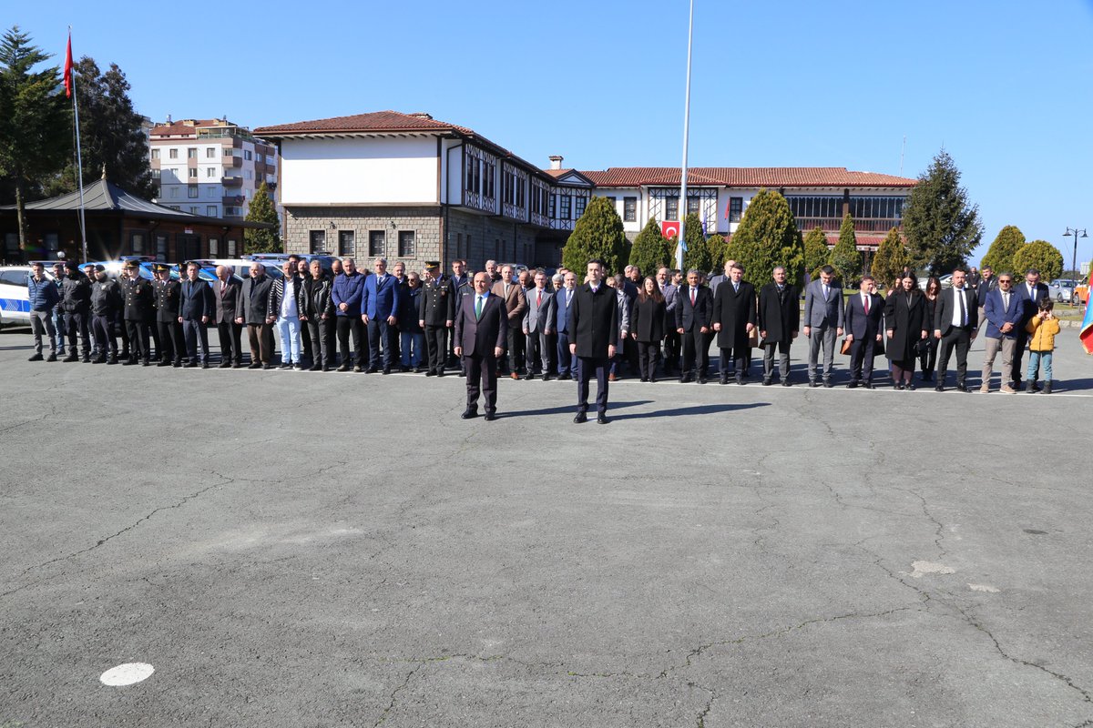 ➡️ İLÇEMİZİN DÜŞMAN İŞGALİNDEN KURTULUŞUNUN YIL DÖNÜMÜ

Belediye başkanımız Sayın İsmail Hakkı ÇİFTÇİ, ilçemizin düşman işgalinden kurtuluşunun 107. yılı münasebetiyle Atatürk anıtı önünde düzenlenen Çelenk sunma törenine katıldı.
#Çayeli <a href="/ihcbaskan/">İsmail Hakkı ÇİFTÇİ</a>