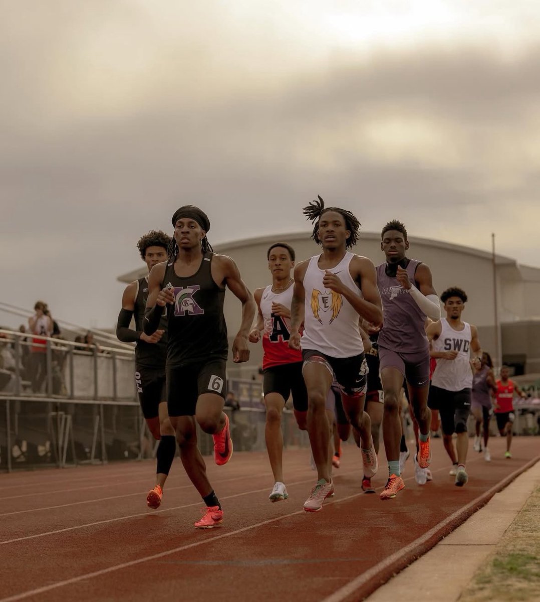 Congratulations to Senior Altaveon Grant on placing first overall at the chick-fila invitational and also opening  up his season in the 800m with a time of 1:55.29sec. #growth #time #elhstf🦅💙💛 <a href="/EagleAthletics/">Eagle's Landing Athletics</a> <a href="/AthleticsHenry/">Henry County Schools Athletics</a> <a href="/Altaveon_G/">Altaveon Grant Glasper</a>
