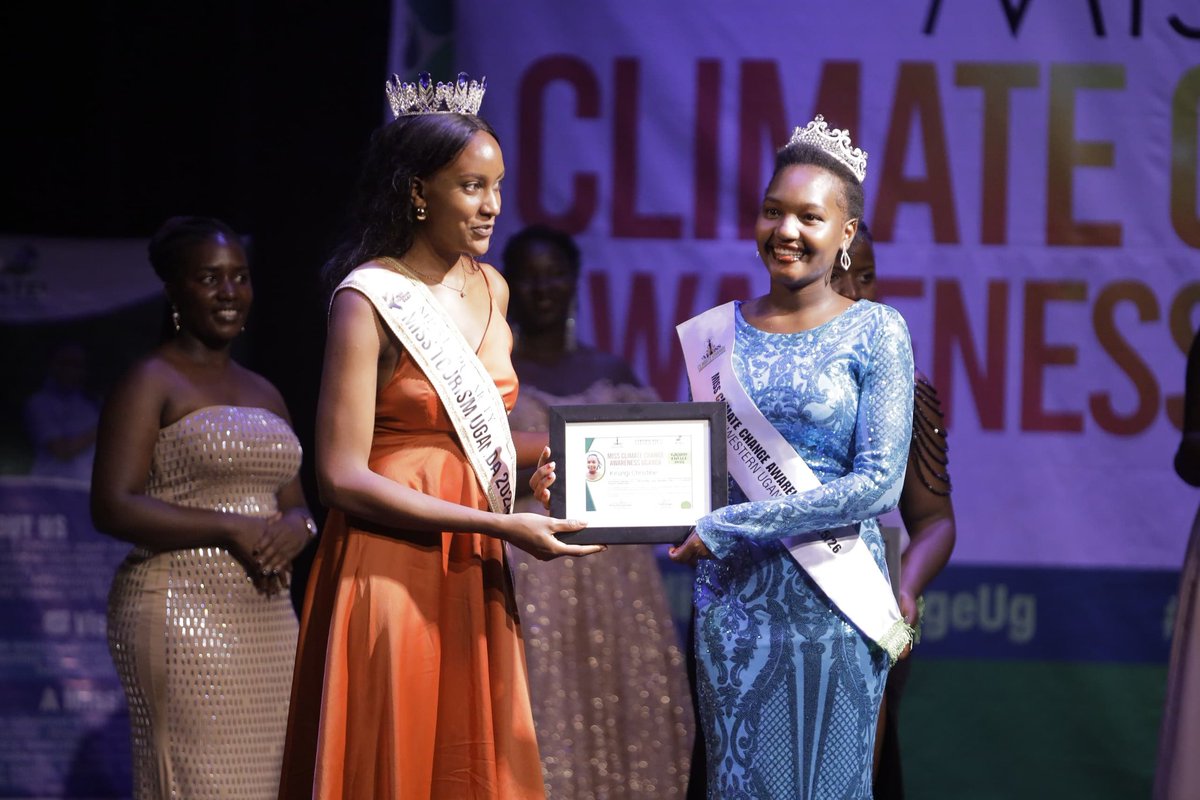 Kristen🌹 tweet media