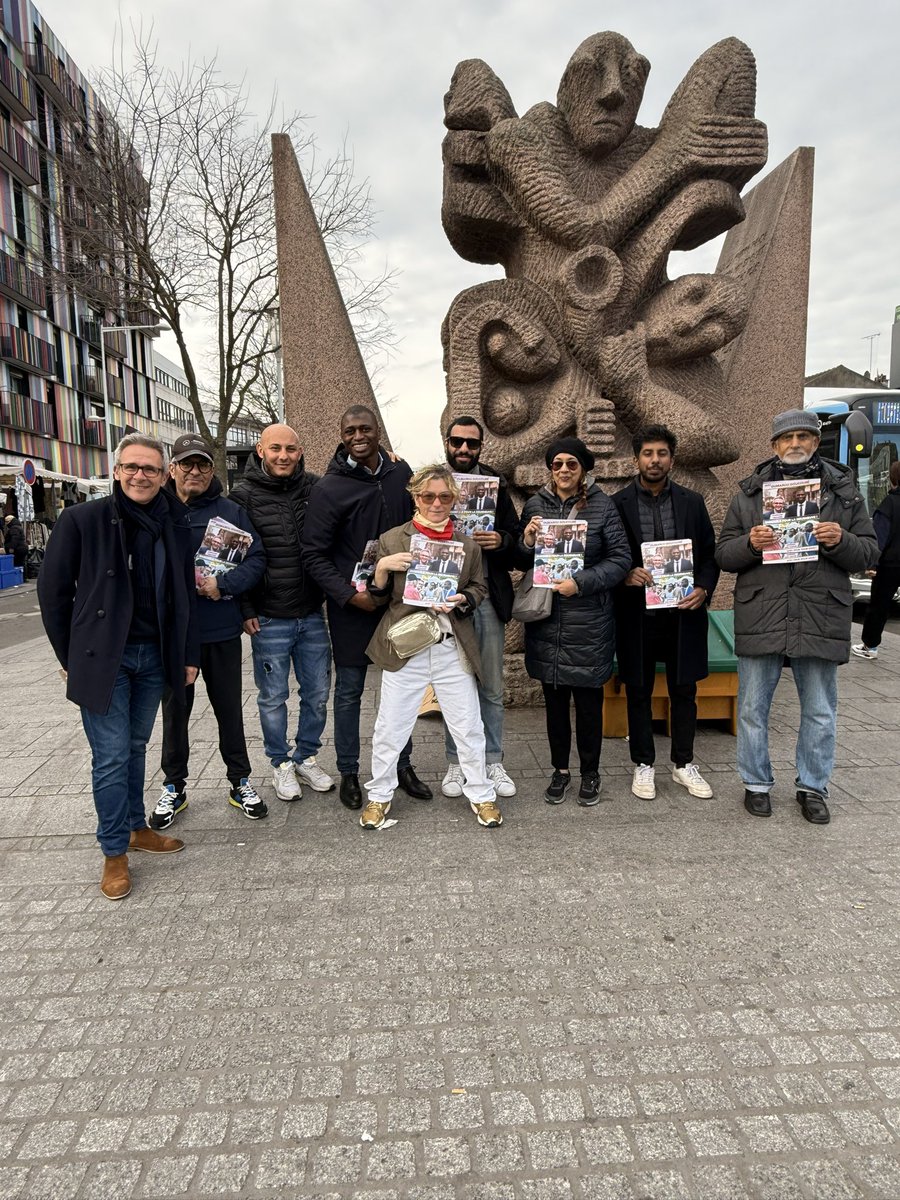 À la rencontre des Courneuvien·ne·s !

Ce matin, nous étions au marché des 4 Routes pour échanger avec les habitant·e·s. De belles discussions autour notre ville, des préoccupations du quotidien et des solutions que nous devons construire ensemble.