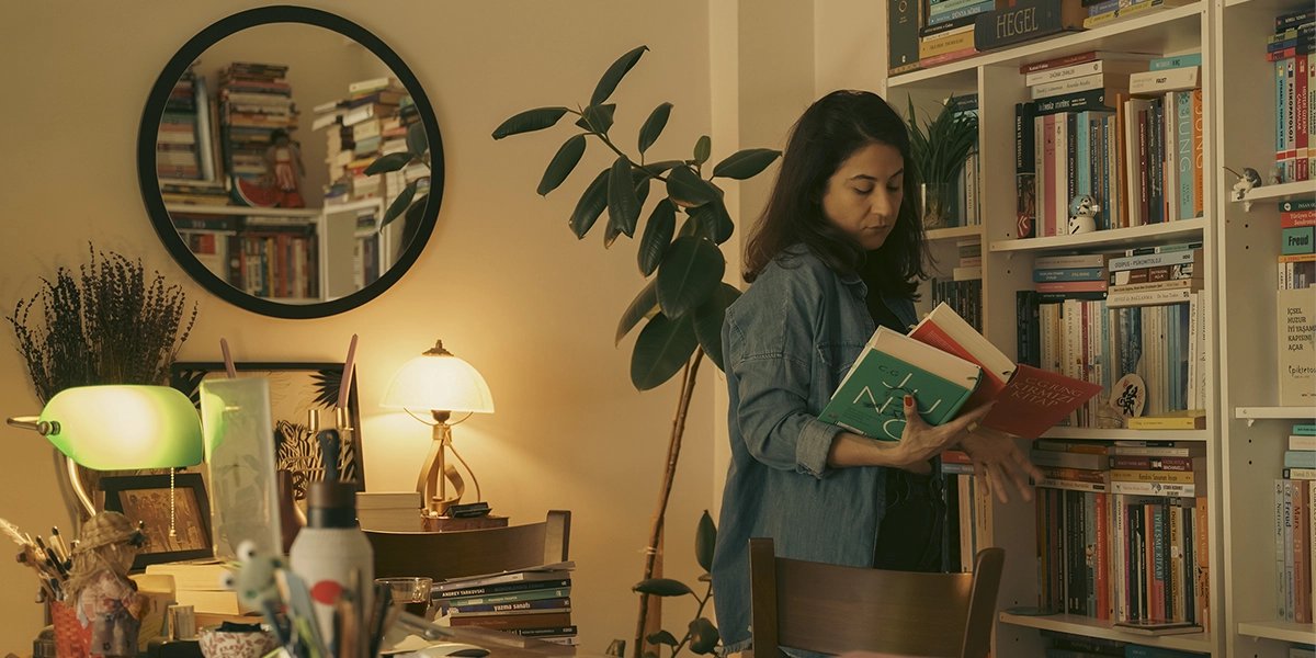 Yazar-Editör Özlem Küskü ile Editörlük Atölyesi Başlıyor

Bu atölye yazarlar, akademisyenler, editör adayları, dijital içerik üreticileri ve kendi kitabını yazmak isteyen herkese hitap ediyor: atolye.kalemkahveklavye.com/yazar-editor-o…