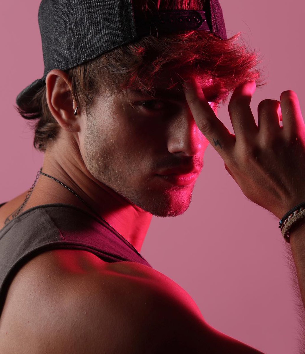 SebsStone's tweet image. 𝒮𝑀𝐼𝐿𝐸
#SeductiveSundayᅠᅠᅠ #FreeRol