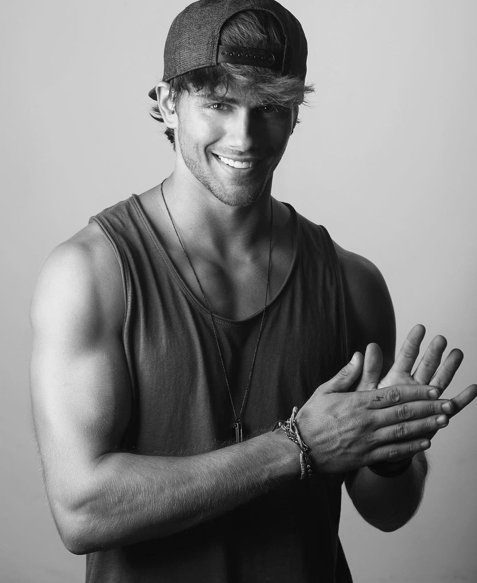 SebsStone's tweet image. 𝒮𝑀𝐼𝐿𝐸
#SeductiveSundayᅠᅠᅠ #FreeRol