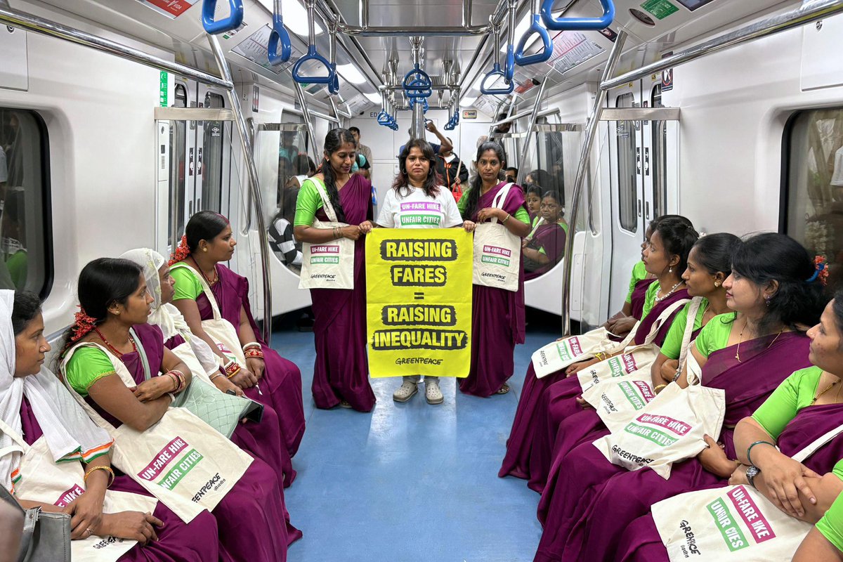 nischitav's tweet photo. Public transport is for the people. Cities are for the people. Public transport funded by people’s money cannot become unaffordable for the same people! @OfficialBMRCL 
#RevokeMetroFareHike 

https://t.co/knzoIObeET https://t.co/FUzDPn1JNu