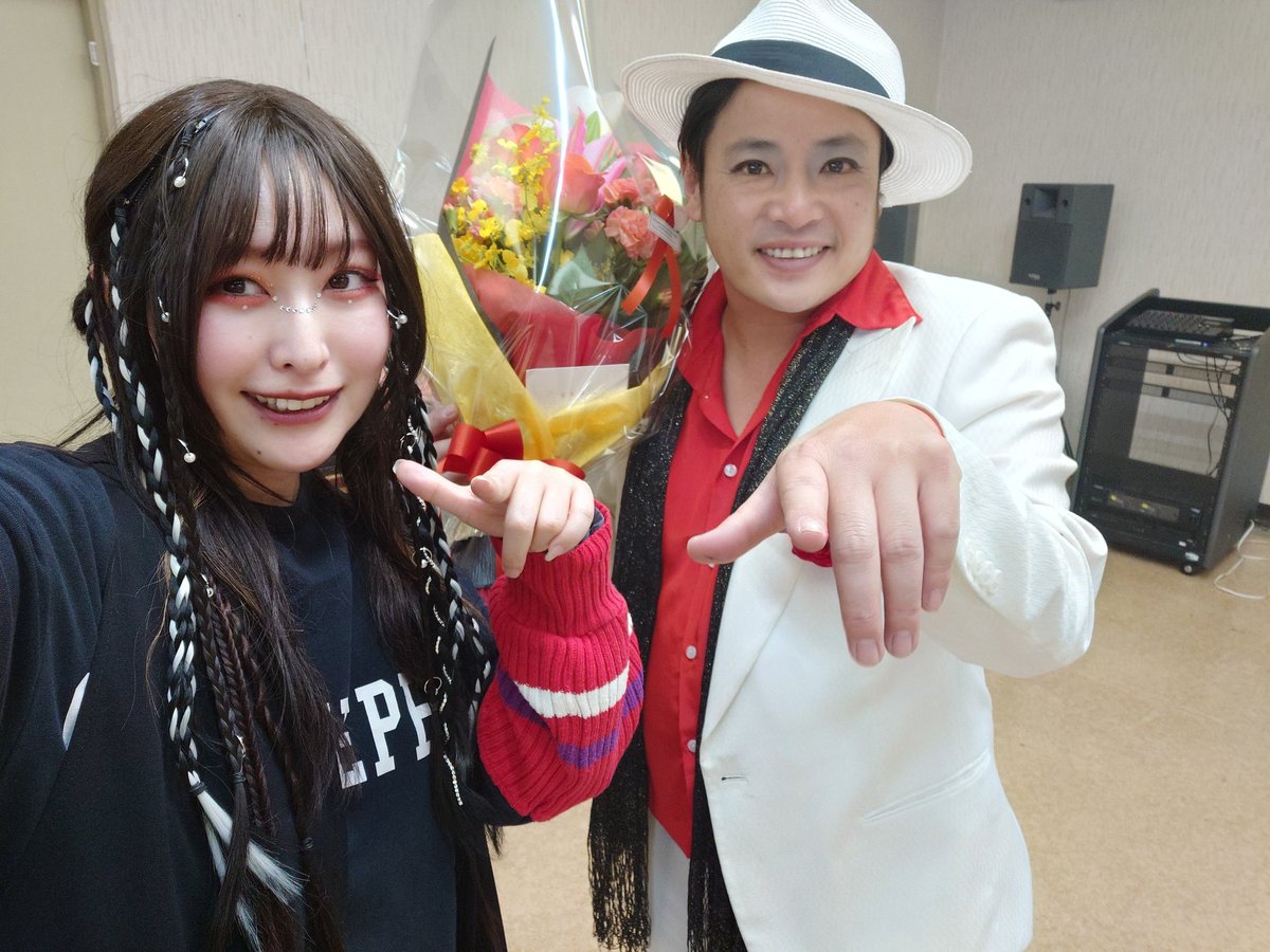 お久しぶりのぶるぼんさん😆
準備から本番のポジティブな声かけまで本当にありがとうございました🫶

今日もスーパースターしてましたꉂ🤣𐤔

#美祢市に永住してもええですか
#演劇 ＆ #お笑いライブ