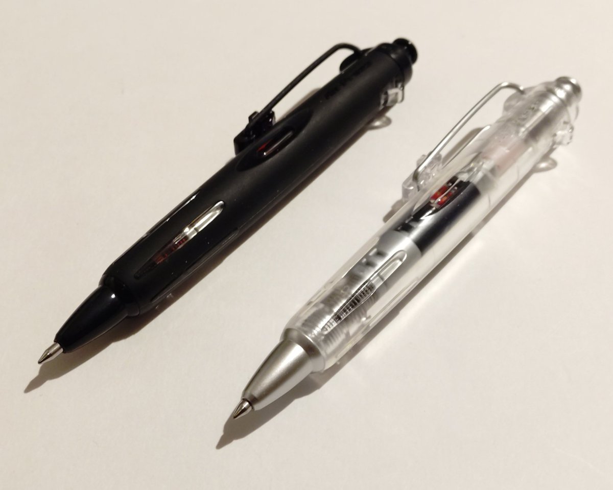 RyXJSg8V1eZ7mfP's tweet photo. トンボ鉛筆(Tombow) 加圧式油性ボールペン エアプレス(AirPress) 0.7 BC-AP12 BC-AP20

書き味は並ですが可動式クリップやストラップホール、ラバー素材(黒)で滑らないなどとても使いやすいです。さらにカッコイイ☺️

仕事用に持ち歩きます。

#Tombow
#トンボ
#トンボ鉛筆
#エアプレス
#AirPress https://t.co/N1uKRifIto