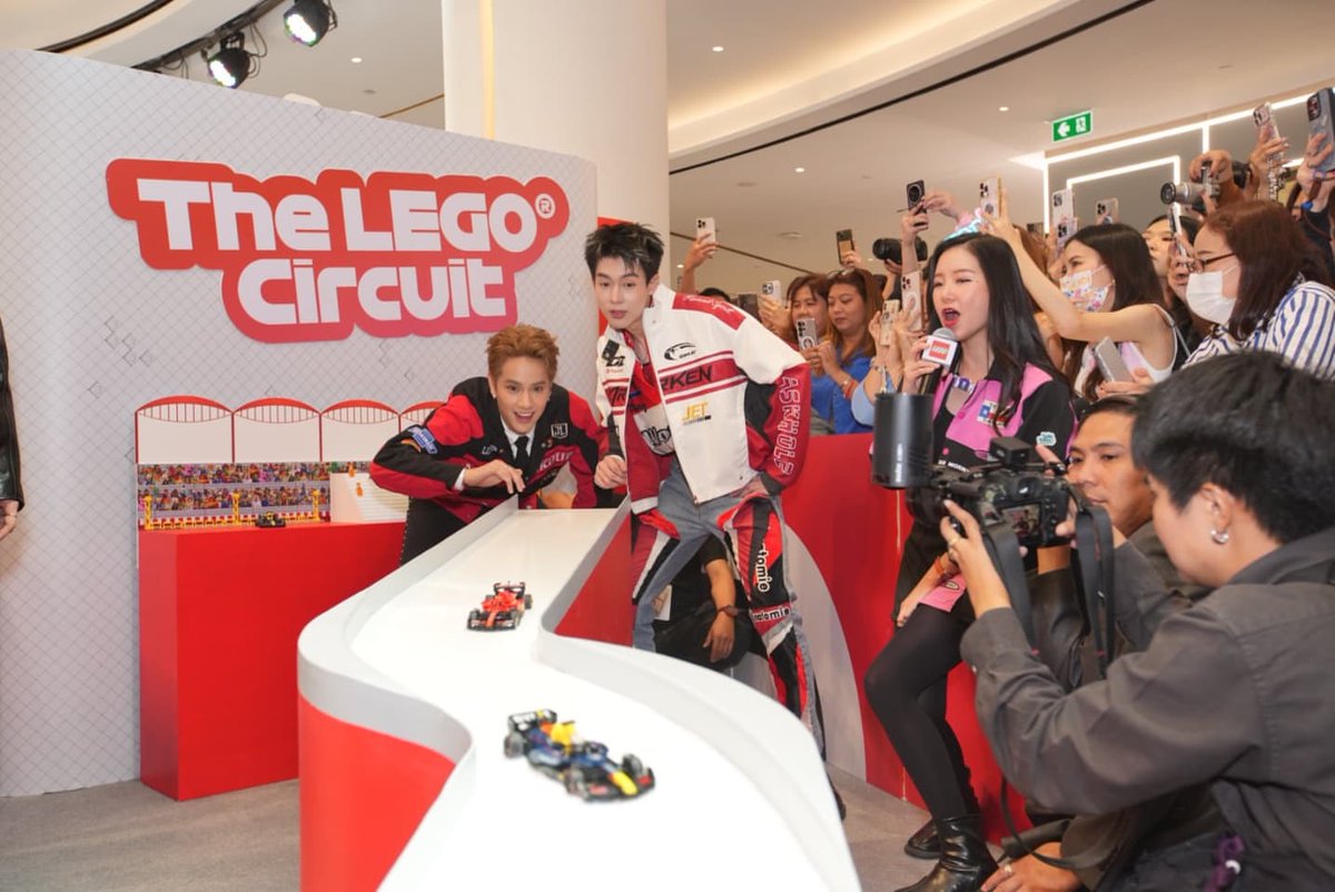 nanon_diary's tweet photo. [090325] nanon_korapat IG post

LEGO และ Formula 1® เปิดตัวคอลเลกชันใหม่ มาพร้อมสินค้าในทุกทีมตอบโจทย์นักสะสม และนักต่อเลโก้ทุกวัย โดนใจผมสุดๆ เลยครับ 🏎️💨

#LEGO #F1 #LEGOTH #BuildTheThrill

NANON WITH LEGO
#LEGOxNanon
#mynameisnanon https://t.co/YXCQxzvxn9