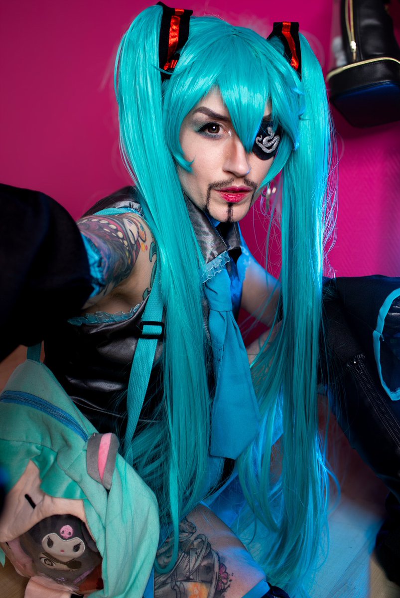 matchamonz's tweet photo. HAPPY MIKU DAY ! Everyone loves Goromi, but what about Goromiku !!! 

also yesterday was my birthday, yeah 🎉 i am now older ! https://t.co/KvPWo50VtE