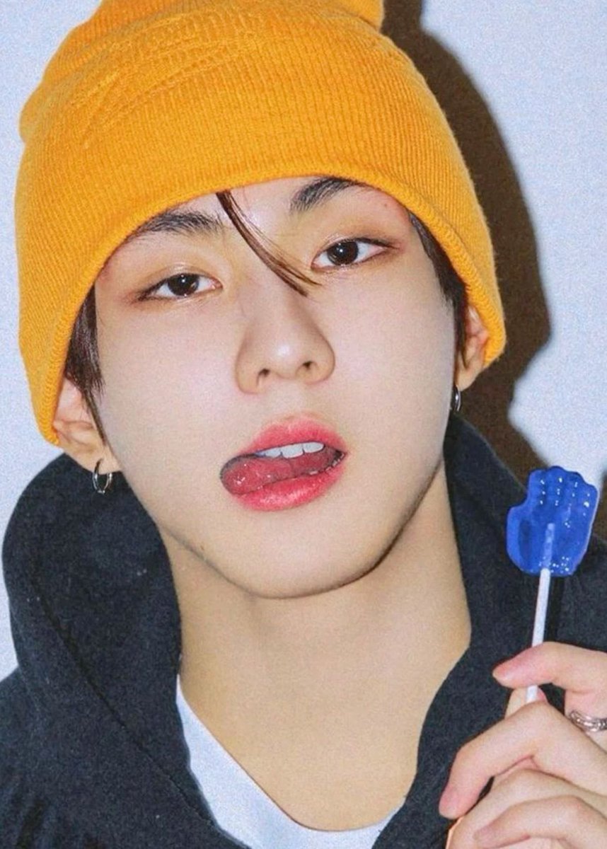 vennlore's tweet photo. Just a little bit
a #sunwon au

Yvo (jw) has it all—charm, admiration, and a life free of attachments. But he gets bored too easily.

That is, until Ren (sn) shows up—persistent, sincere, and completely drawn to him.

Yvo should be bored. But this time, he isn’t. https://t.co/GBrEnNKj2u