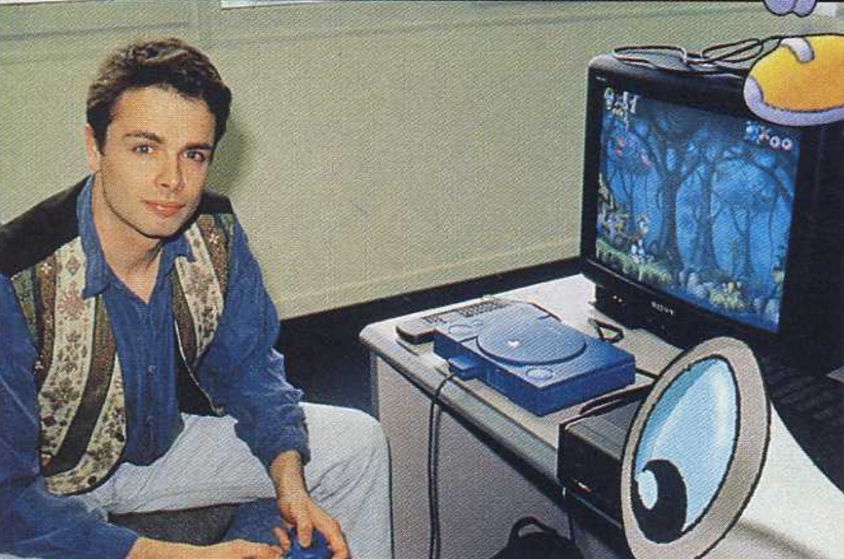 dart_emugamer's tweet image. Young Michel Ancel testing Rayman on a debug PlayStation console during the game&apos;s development. 💙 #Rayman #GameDev #PlayStation #RetroGaming #MichelAncel