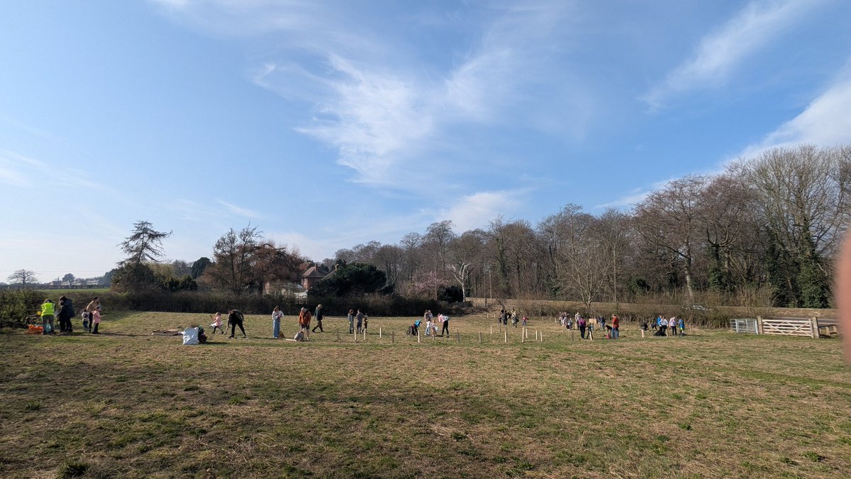 Nice weather for the 2nd Community Tree Planting day down at Thrybergh Country Park 🌞🌞🌳🌳