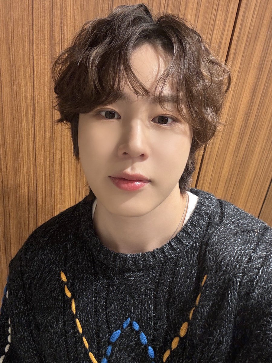 BPM_HSW's tweet image. [#하성운] 📸

250309 팬이벤트 완료💜

하트 중에 제일 예쁜 보라색 하트처럼 예쁜 하늘들을 만나 너무 즐거웠어요💭 감기 걸리지 않게 꼭 조심하고 늘 함께해요✨

#HASUNGWOON #Blessed