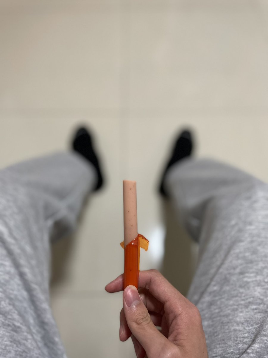 虽然不够图2的长，但是比它粗比它硬！
#内裤男 #男大m