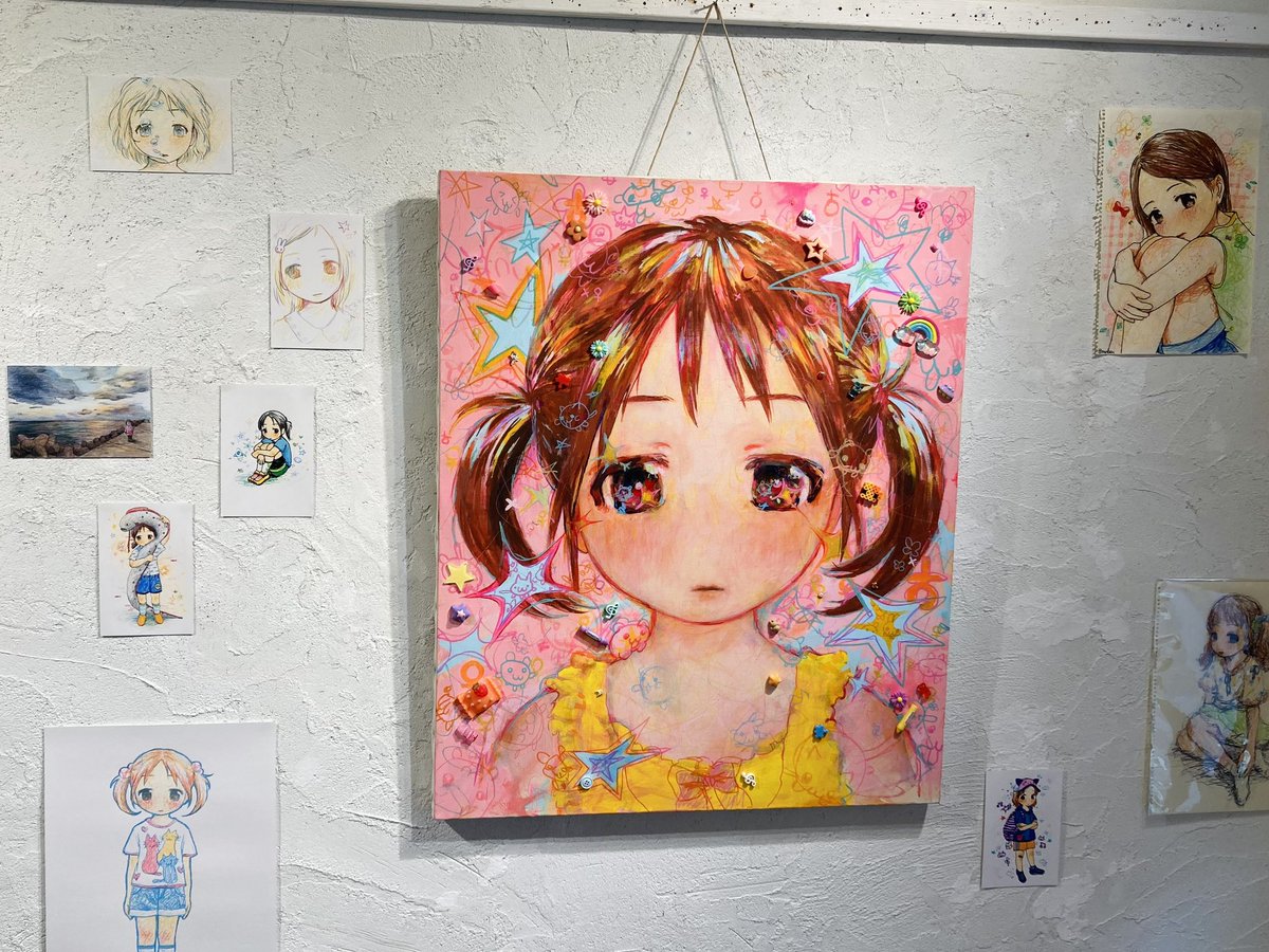 下北沢に友人の展示を見に行きました‼️二人の記憶の宝箱をそっと覗かせてもらったような とっても素敵な展示でした🐬✨グッズも天才的に可愛かったです！！！！