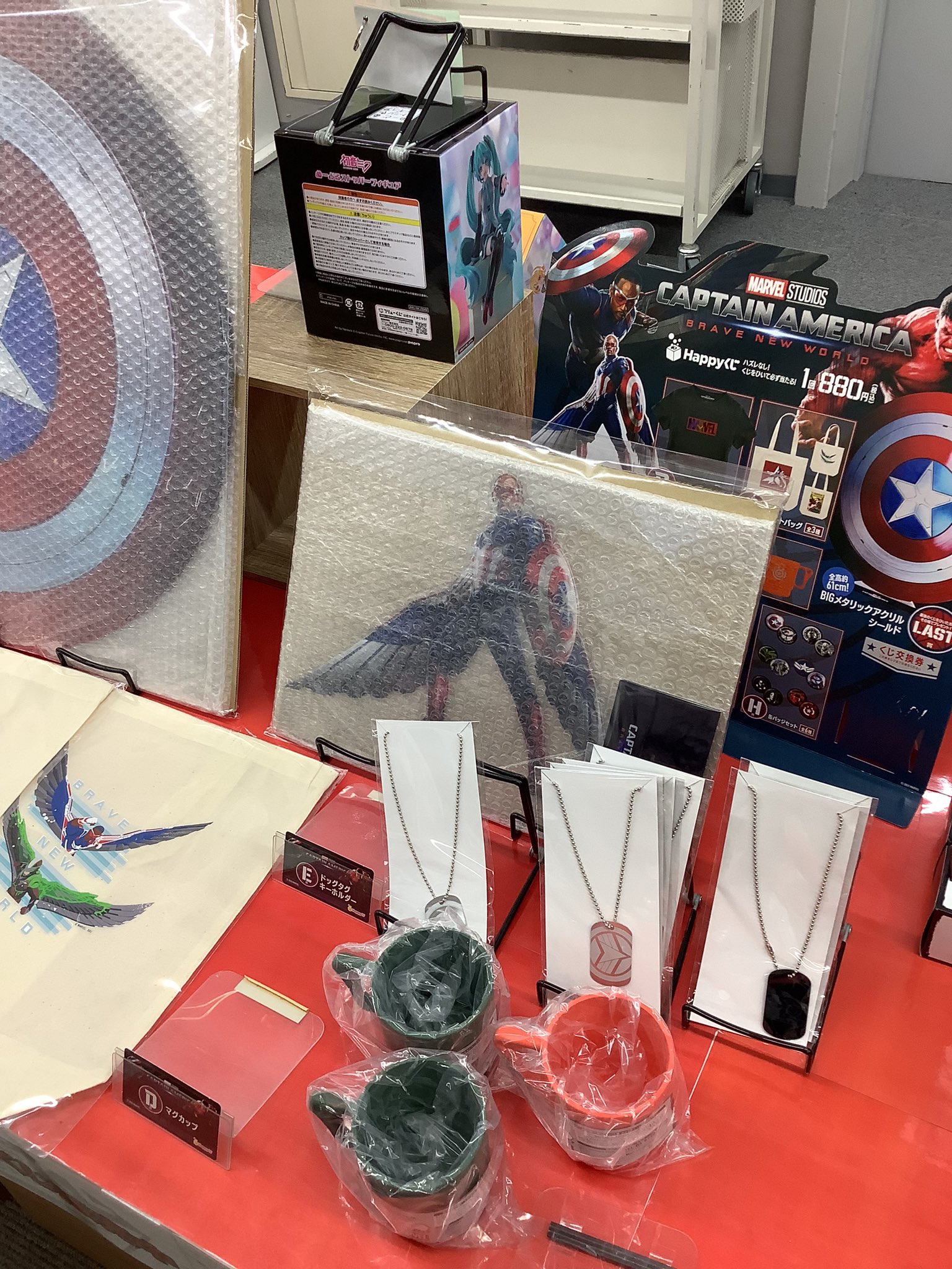 ハッピーくじ キャプテンアメリカ last賞 BIGメタリックアクリル