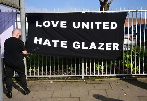 UnitedStandMUFC's tweet image. 🚨 There is AT LEAST 5,000 fans on the march. [MEN] #mufc