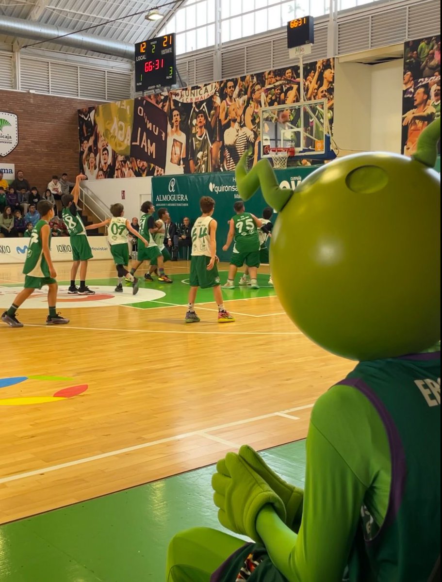 EBG Málaga (@ebgmalaga) on Twitter photo 🏆Fair Play - <a href="/maritimomelilla/">RC Marítimo Melilla</a>
🏆Oliver Soriano - mejor triplista de <a href="/eltoyobasket/">El Toyo Basket</a>
Muchísimas gracias <a href="/FAB_Malaga/">FAB Málaga</a> por el equipo arbitral de todo el #AllStarMM25
PD: EBGeitor no quiso perderse la final 🤭👽
<a href="/FundUnicaja/">Fundación Unicaja</a>
<a href="/unicajaCB/">UnicajaCB</a>
#somosEBG🧡💚 🏆Fair Play - <a href="/maritimomelilla/">RC Marítimo Melilla</a>
🏆Oliver Soriano - mejor triplista de <a href="/eltoyobasket/">El Toyo Basket</a>
Muchísimas gracias <a href="/FAB_Malaga/">FAB Málaga</a> por el equipo arbitral de todo el #AllStarMM25
PD: EBGeitor no quiso perderse la final 🤭👽
<a href="/FundUnicaja/">Fundación Unicaja</a>
<a href="/unicajaCB/">UnicajaCB</a>
#somosEBG🧡💚