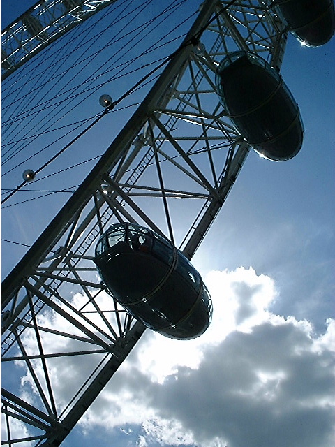 a_adeyemo's tweet image. Reinventing the Wheel 🎡 Celebrating 25 years of the #LondonEye. I&apos;m proud to have played a small part in its construction, meeting @MarksBarfield @JuliaBarfield and discussing how it would be erected. An exciting part of the day job! @ICE_London @RIBA  #RiskEngineering