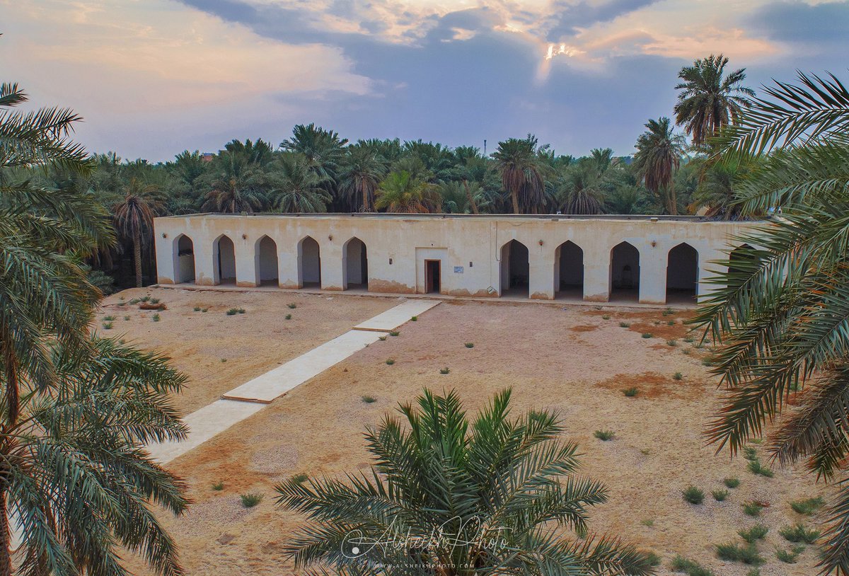 مسجد الجعلانية .. 
تحفة معمارية صامدة عبر الزمن .. 

يُعد مسجد الجعلانية في البطالية بالأحساء من أقدم المساجد التاريخية، حيث يعود بناؤه إلى القرن الـ12 الميلادي .. 

<a href="/Saudi_MT/">وزارة السياحة</a> 
<a href="/MOCSaudi/">وزارة الثقافة</a> 

#الأحساء #مسجد_الجعلانية #التراث_الإسلامي #العمارة_الإسلامية #السعودية #التاريخ
