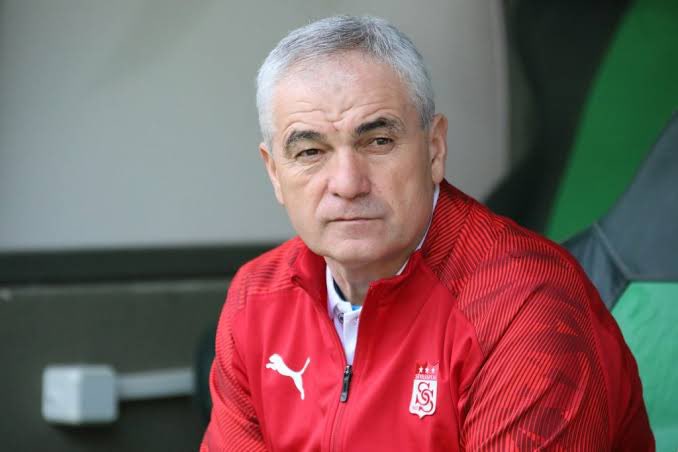 Kloop Ömer’in 12 maçta 1 galibiyet rekorunu çıktığı ilk maçta egale eden Rıza Hocama şükranlarımı sunuyorum. 💪