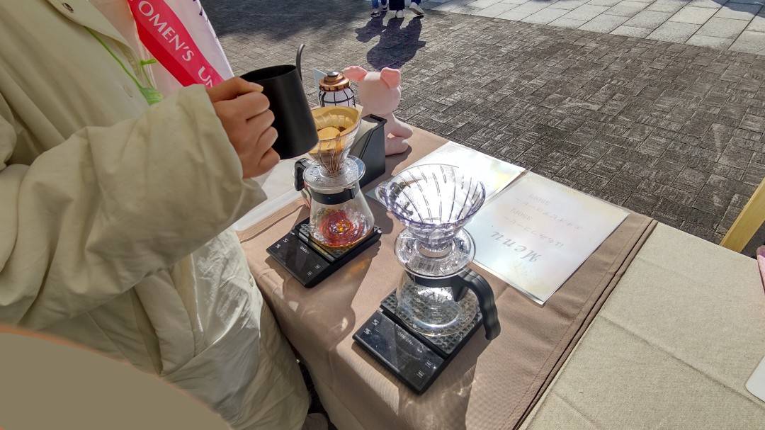 kwu_coffee's tweet photo. #はちみつマルシェ 無事終了！🍯🐝
 ご来場いただいた皆さま、ありがとうございました！
珈琲×はちみつ、時間が経つほど風味が増す発見がありました👀 
はちみつの種類で味も変わり、試作がとても楽しかったです！
これからも美味しくて楽しい活動をお届けしますので、お楽しみに！✨️
#神戸女子大学 https://t.co/DBUrSEJTWM