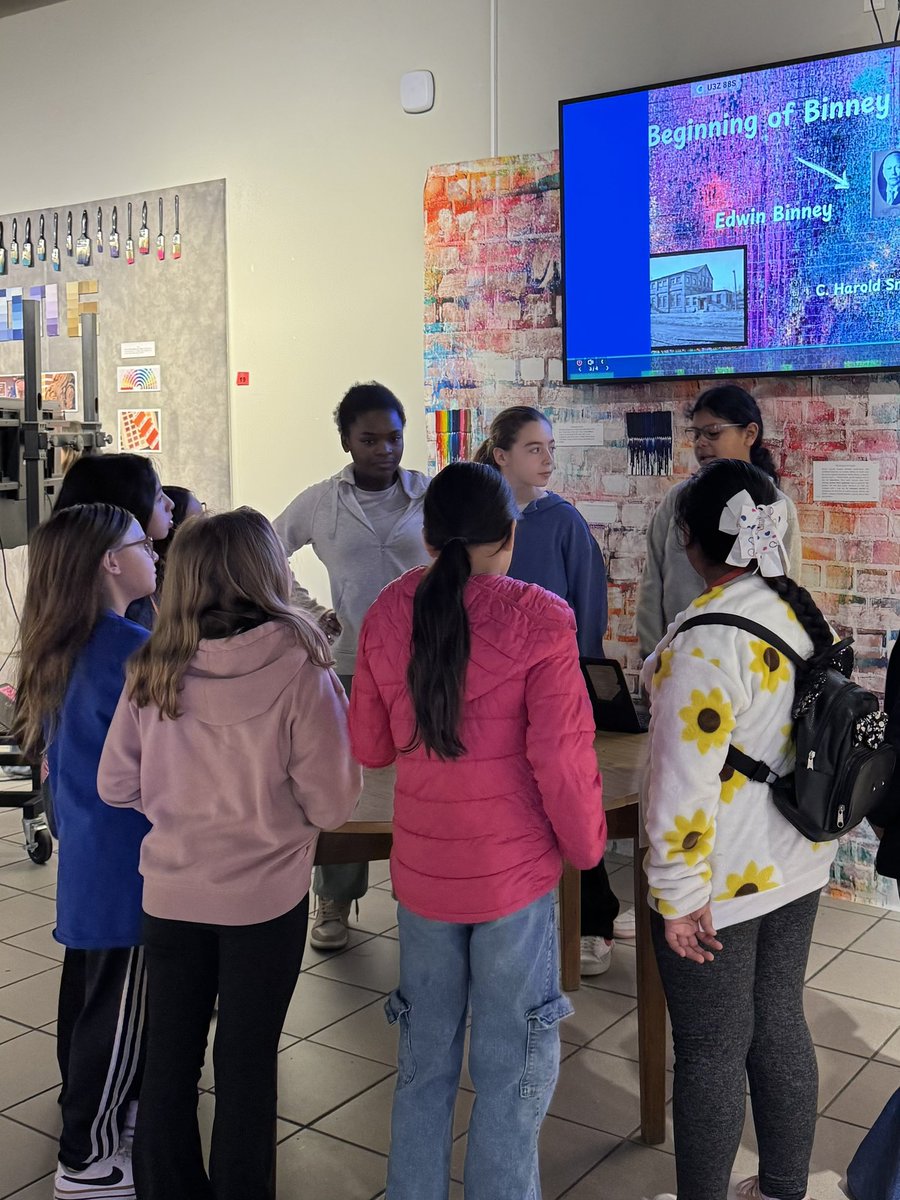 DealElementary's tweet image. Our 4th grade visited and experienced Da Vinci Academy’s Light &amp;amp; Color Museum! #problembasedlearning #discovery #gotigers @Hall_Schools