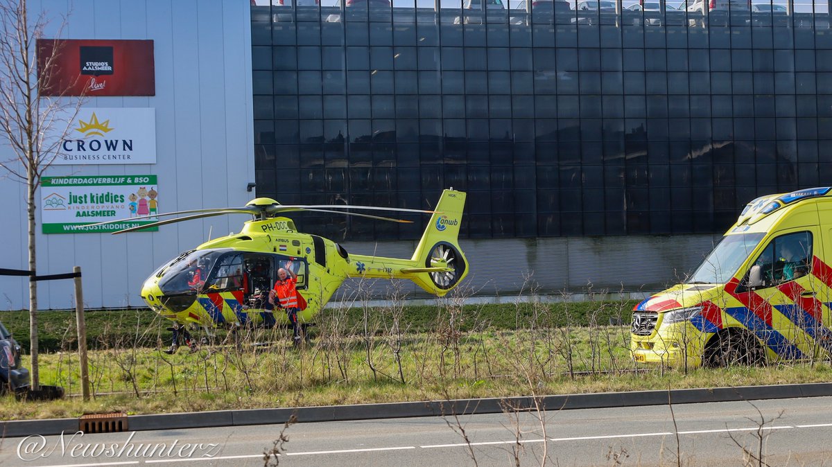 Wielrenner geschept door stadsbus in Aalsmeer, traumaheli ingezet