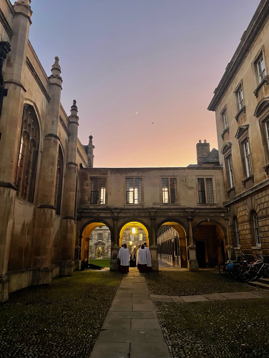 PeterhouseChoir's tweet image. This evening at 6pm we hold our final Choral Evensong of the Term with some fabulous music:
Introit: Beach, Peace I leave with you
Responses: Leighton
Psalm 119: 81-88 (chant by current Choral Scholar Izzy Heap)
Canticles: Walmisley, d minor
Anthem: Stanford, For lo! I raise up