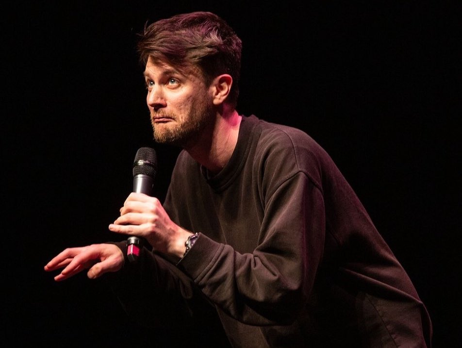 Monday Live Stand-Up Comedy with host Jasmine Darline &amp; friends (Chelsea Birkby,Jo Somner,Jeanie Hebe Vowles) plus Headliner Alex Farrow!

‘Jaw achingly funny’ **** (Oxford Mail).

★★★★★ “Practically perfect in every way” – The Scotsman

£7 Tickets smokeandmirrorsbar.com/tickets