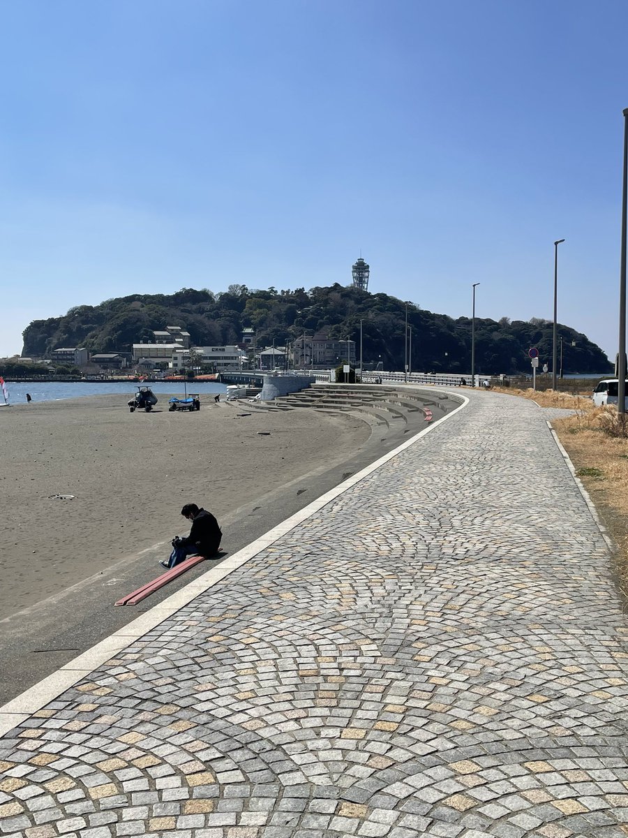 tusi244's tweet photo. 家族旅行最終日、いざ鎌倉へ

江ノ島、鶴岡八幡宮、某アニメの聖地まで

行ってしまいました　久々の旅行は大満足

の3日間でした

#sdg株式会社家族旅行手当

#鎌倉

#江ノ電 https://t.co/fgLjWmt4V6