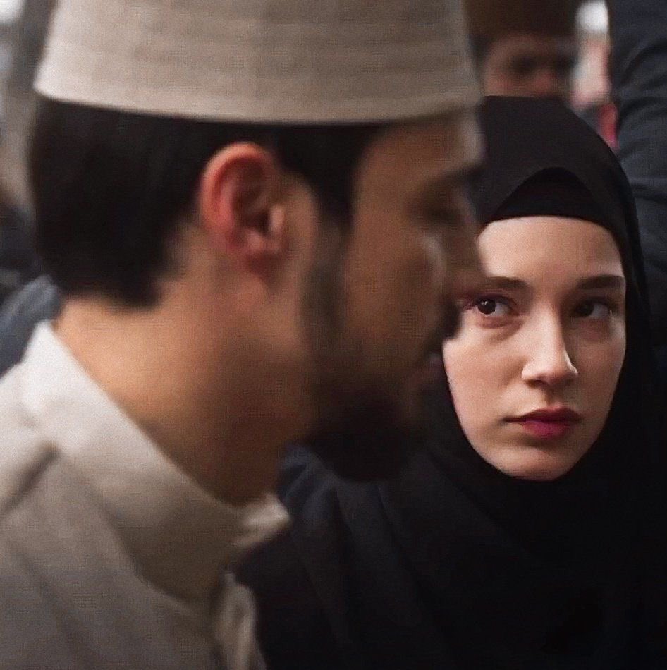 sizi tanıyan bir daha unutamaz

KızılGoncalar ÜçüncüSezonNow